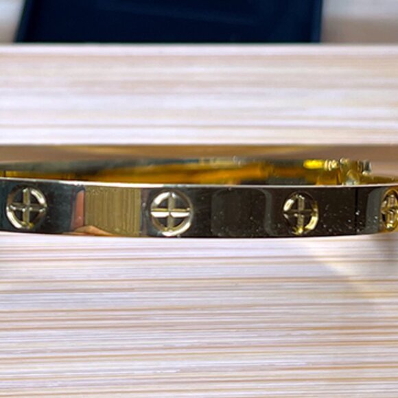 Jewelry - 14K Gold Plate over Stainless Steel Lotus Hinged Bracelet  NWOT